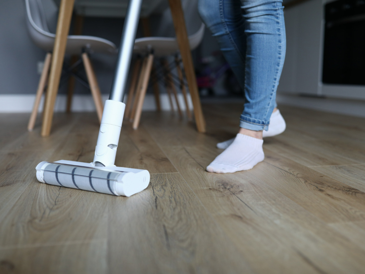 houten-vloer-reinigen-houtwaerd